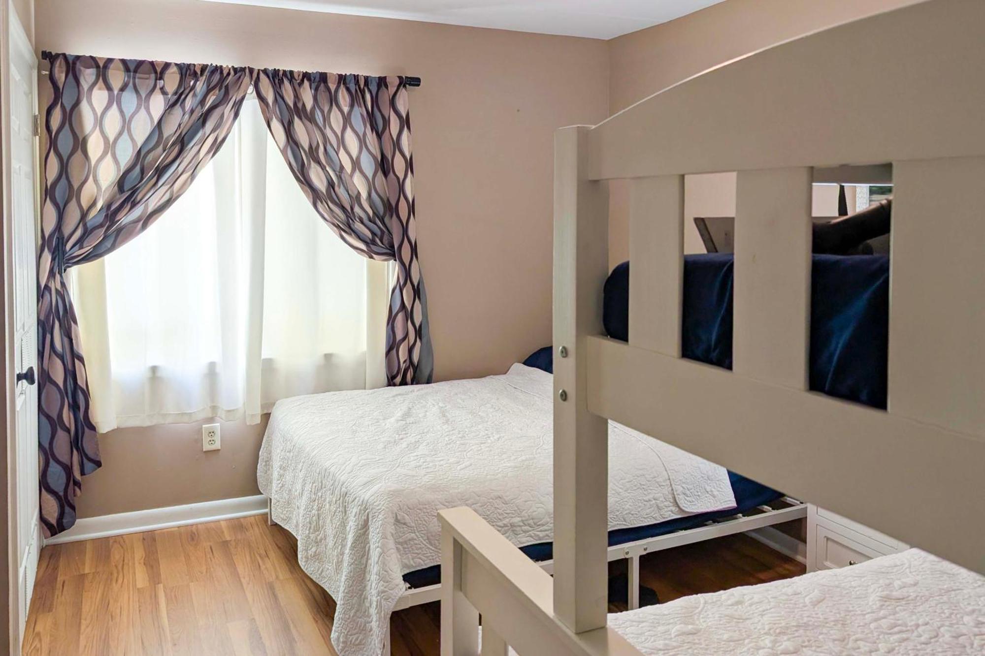 Coastal Condo With Pool, 1 Block To Wildwood Beach! Exterior photo